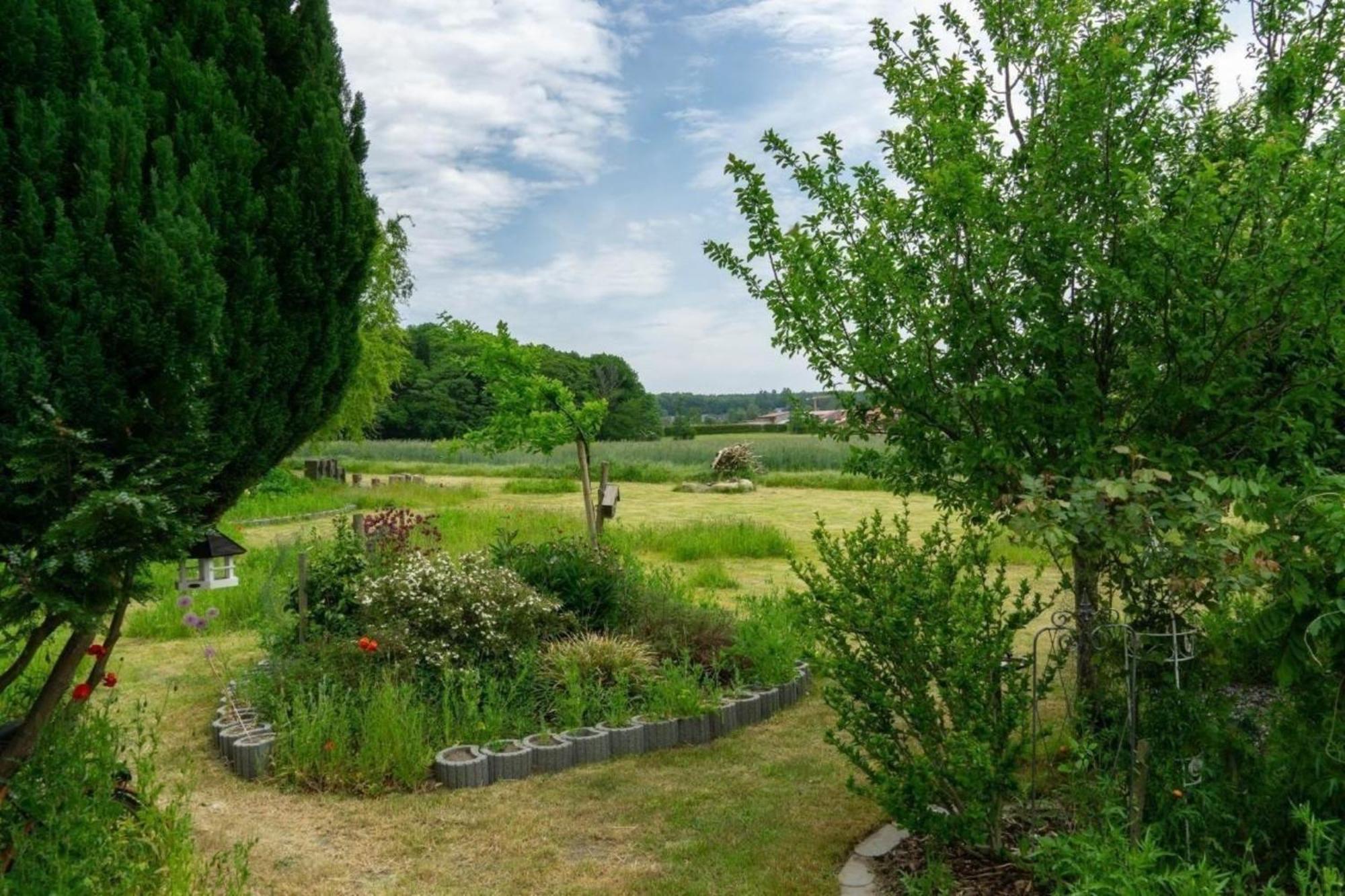 Ruhige Fewo Im Gruenen Mit Balkon, Terrasse Und Grossem Garten Apartamento Sehlen Exterior foto